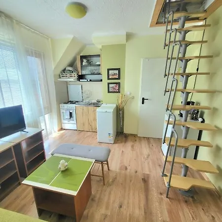 Penthouse Perla, Vasiliko