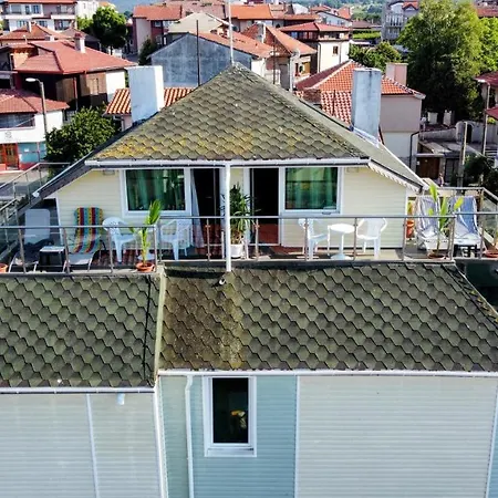 Penthouse Perla, Vasiliko *