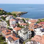 Penthouse Perla, Vasiliko