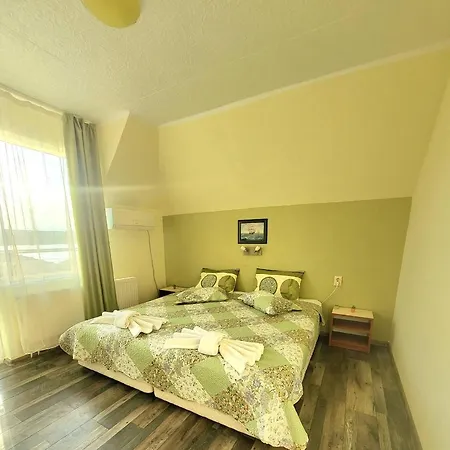 Penthouse Perla, Vasiliko * צרבו