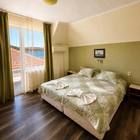 Penthouse Perla, Vasiliko * צרבו
