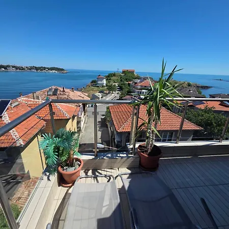 Penthouse Perla, Vasiliko