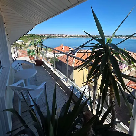 Penthouse Perla, Vasiliko